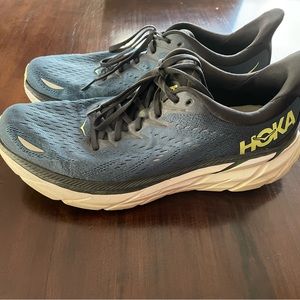 Hoka Cliftons 8